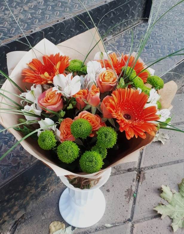 Букет цветов из: Герберы, Хризантемы, Альстромерии и Розы в Мекенской
