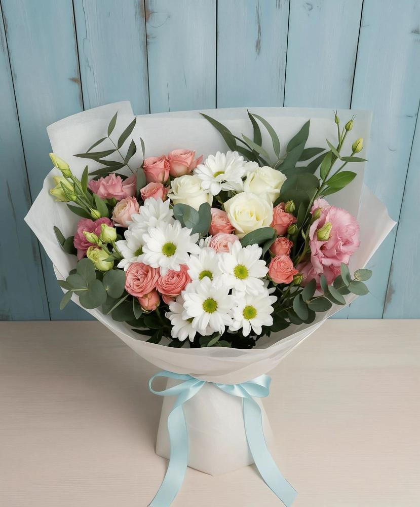 Букет цветов из: Розы, Лизиантусы и Хризантемы в Мекенской