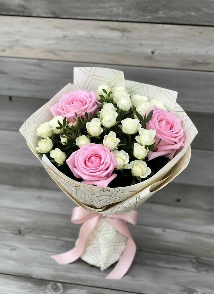 Букет цветов из: Розы в Мекенской