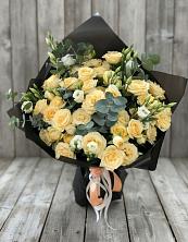 Букет цветов из:  Розы и Лизиантусы в Мекенской