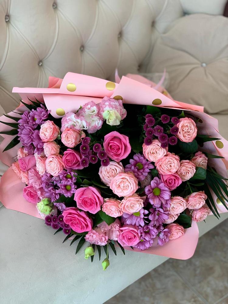 Букет цветов из: Хризантемы, Розы и Лизиантусы в Мекенской