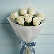 Букет 7 Белых роз Эдлесс Лав в Мекенской