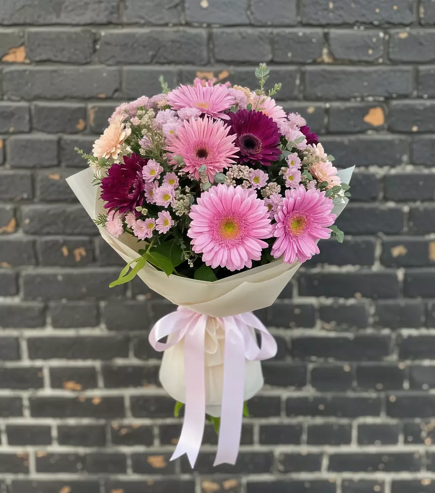 Букет цветов из: Герберы и Хризантемы в Мекенской
