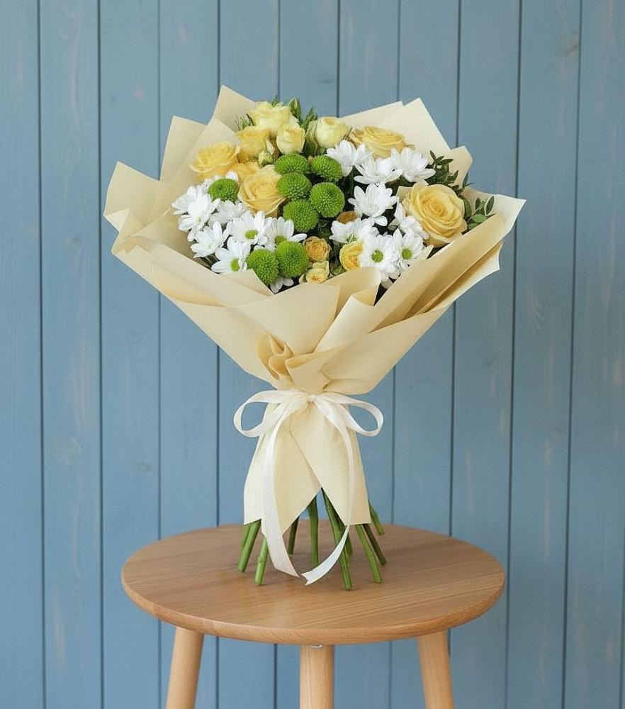 Букет цветов из: Хризантемы и Розы в Мекенской