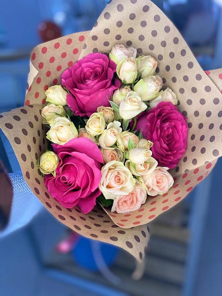 Букет цветов из: Розы в Мекенской