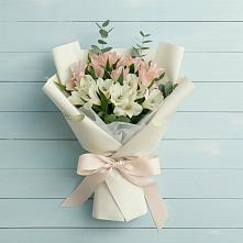 Букет цветов из:  Альстромерии #REPLACE_PRED# Мекенской