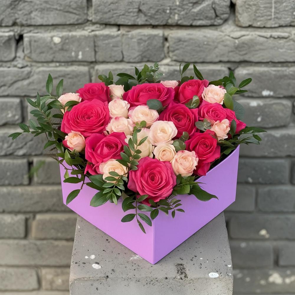 Цветочная композиция из Розы в коробке в Мекенской