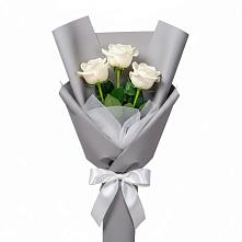 Букет 3 белые розы в Мекенской