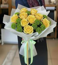 Букет цветов из:  Хризантемы и Розы в Мекенской