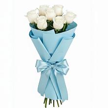 Букет 7 белых роз Проуд в Мекенской