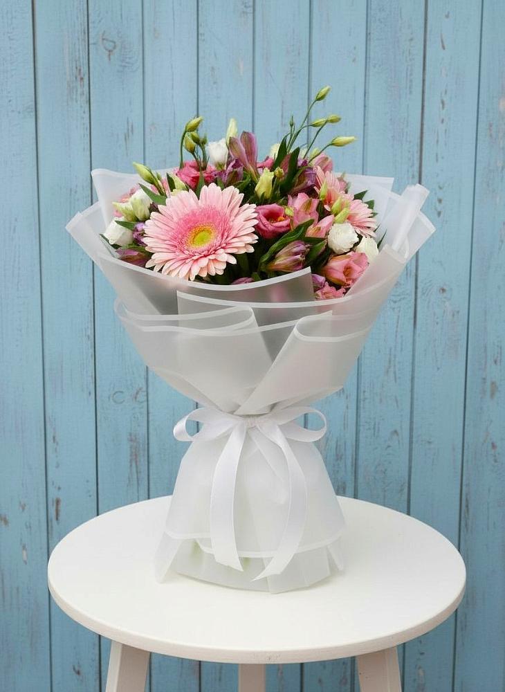 Букет цветов из: Герберы, Альстромерии и Лизиантусы в Мекенской