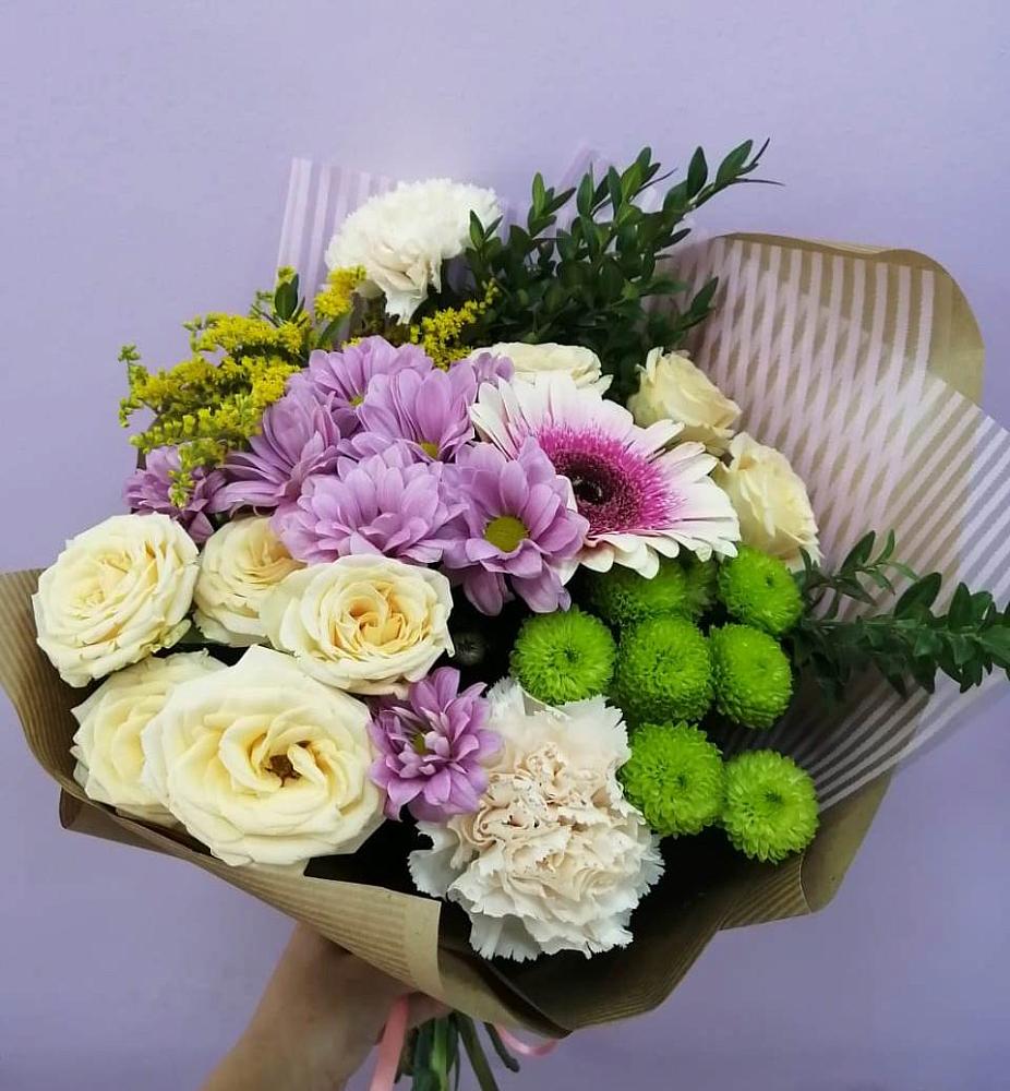 Букет цветов из: Хризантемы, Розы, Гвоздики и Герберы в Мекенской