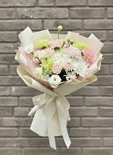 Букет цветов из:  Гвоздики, Розы, Лизиантусы и Хризантемы в Мекенской