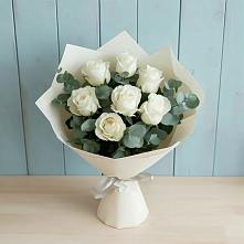 Букет Белые розы в Эвкалипте в Мекенской
