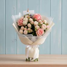 Букет цветов из:  Розы в Мекенской