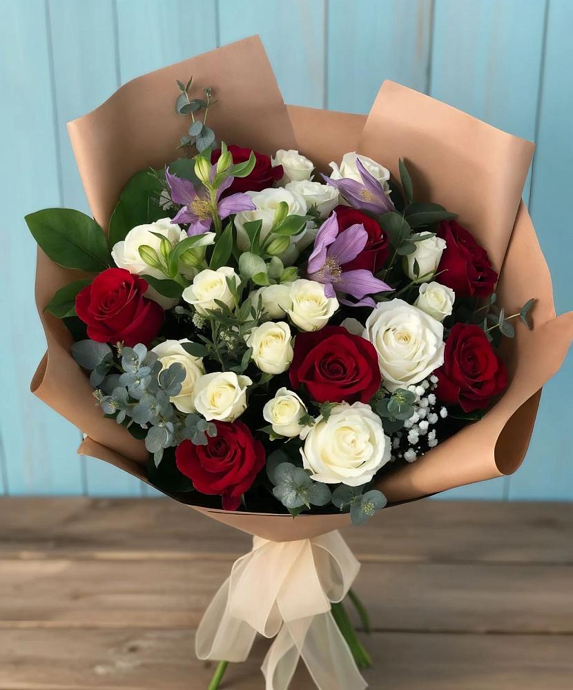 Букет цветов из: Розы и Альстромерии в Мекенской