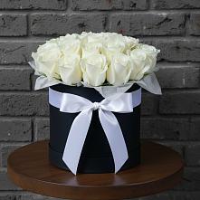 Цветочная композиция из Розы в шляпной коробке в Мекенской