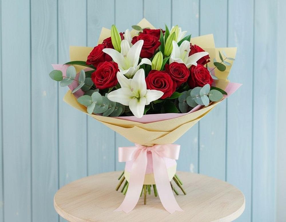 Букет цветов из: Лилии и Розы в Мекенской